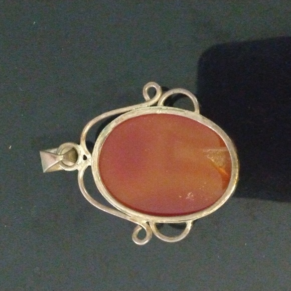 Vintage Oval Carnelian Pendant - Picture 5 of 6